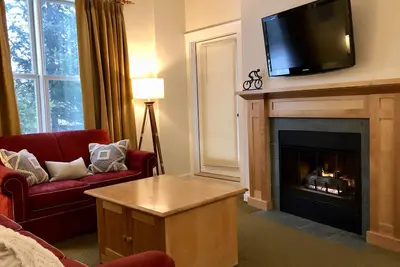 Image de Nouvelle liste! Condo 1 chambre long sentier, promenade jusqu'au village et ascenseurs