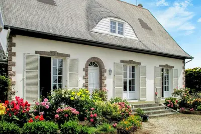 Belle maison à Surville avec WiFi