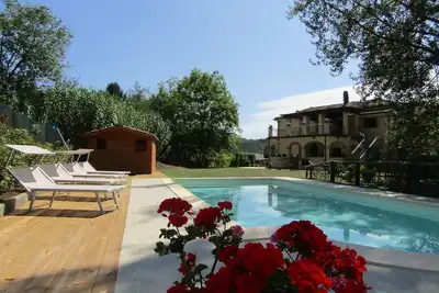 Image de Camaiore, splendide appartement dans les collines avec piscine privée. . .