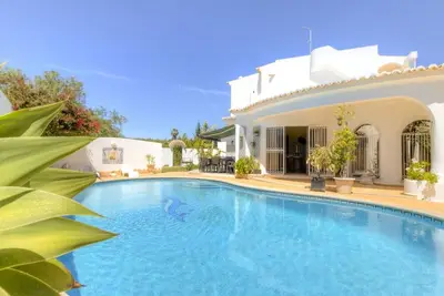 Image de Casa Vilamoura est une belle villa de 5 chambres avec climatisation et piscine privee a proximite de