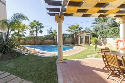 Image de Casa Campo | Spacious Living | Private Pool | Tranquil Setting | Close to Beaches & Restaurants