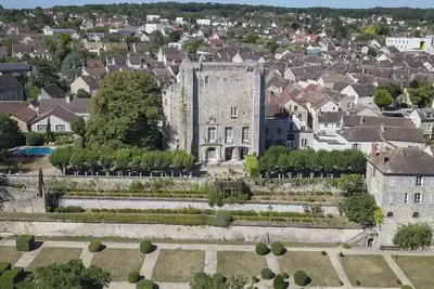 Image de Le Donjon de Moret, un lieu historique, rare, magique et exceptionnel
