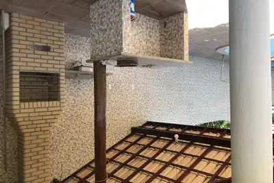 Image de Maison de plage confortable avec plage et rivière à proximité pour profiter.