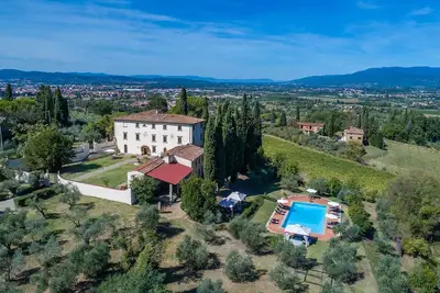 Image de Villalta 18+2, Emma Villas