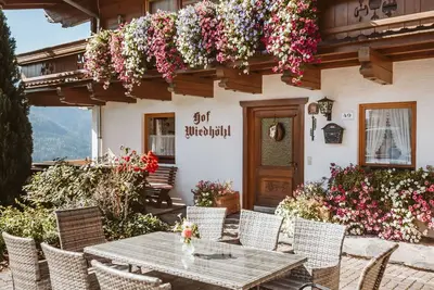 Image de Belle maison de vacances privée pour 14 personnes avec Wifi, Tv, patio et parking