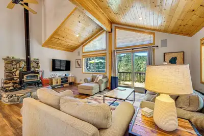 Nouveau! Tahoe Donner Hillside Hideaway-1 Mi au complexe