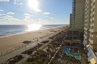 Image de Condo 2br / 2ba @ Oceanaire - Vues spectaculaires depuis votre balcon en bord de mer!