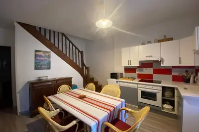 Image de Maison de charme à 100m de la plage, 2 chambres, cour commune et animaux acceptés