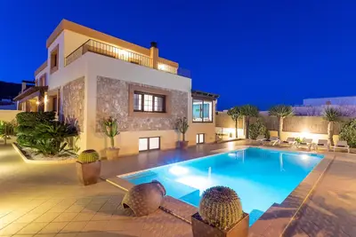 Villa near ibiza Town Sleeps 14/16