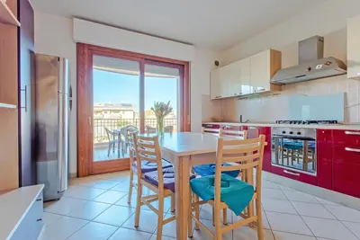 Image de Poplar Grove - three-room apartment 150 mt from the sea