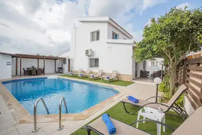 Villa Kendra, belle villa 3bdr Protaras avec piscine privée, proche de la plage