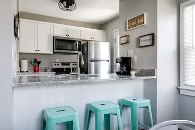 Image de Chalet ensoleillé à Byrd Pard à Richmond