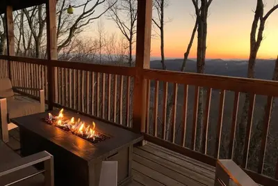 Image de ** Vues ÉTONNANTES, Théâtre, Sauna, Arcade, Jacuzzi @ luxueux Blackberry Vista **