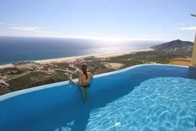 Image de Beautiful Ocean View Villa avec piscine, 249 $ / nt, le 31 Mars - 1er Avril Seulement