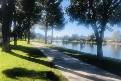 Image de Nouveau! Magnifique condo McCormick Lake au cœur du complexe et de la zone de divertissement