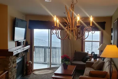 Image de (Arbre Et DÉCOR De NOËL Inclus! ! ) Ski In / Out Village Location w / Panoramic Mtn View