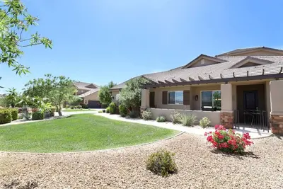 Image de Notre cuisine spacieuse (entièrement équipée) et notre grande salle s'adapteront à tous vos besoins!