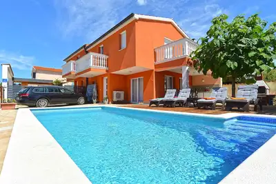 Image de Maison de vacances avec piscine et climatisation