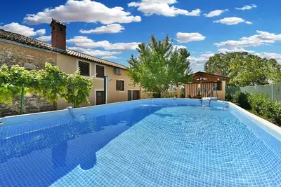 Image de Maison de vacances avec piscine et climatisation