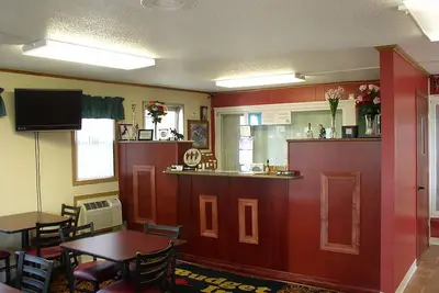 Image de Chambre Budget Inn / Queen avec 2 Lits Doubles - Non-Fumeurs