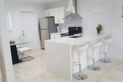 Image de ★ Rocking 2 Br Apt ★ Près du Hard Rock Casino & Beach