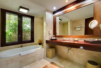 Image de Villa spacieuse avec jardin, très bien situé à Kuta