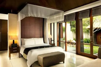 Image de Villa de Luxe avec Bassin Profond dans le centre de Seminyak 3