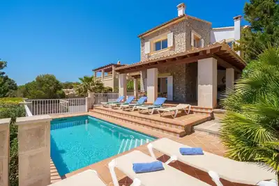 Image de Maison de vacances privée avec piscine privée, climatisation, Wifi, Tv, terrasse, parking