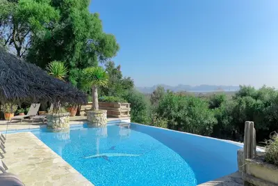 Image de Maison de vacances privée avec piscine privée, Wifi, Tv, terrasse, vue panoramique, parking