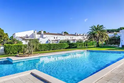 Image de Bel appartement dans une maison de vacances pour 6 personnes avec Wifi, piscine, Tv et patio