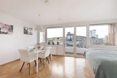 Image de Maria Tour As / Charmant appartement avec balcon privé 1br, vieille ville, climatisation et Wi-Fi gratuits