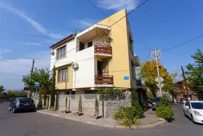 Image de Studio avec deux chambres et balcons
