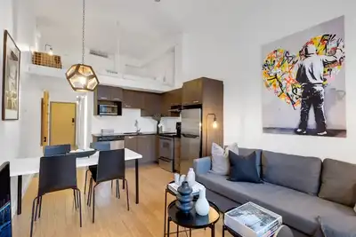 Image de Liv Mtl* 55% Off * Main 306 Rare 1br + Mezzanine | Relaxed Getaway + Spacious + Office + Pets Stay Free!