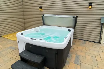 Image de À quelques minutes des pistes! Maison chaleureuse et confortable avec une grande terrasse!