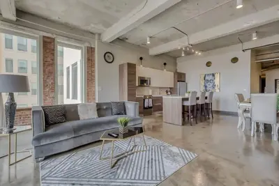 Image de Downtown Dallas 3br Loft + Piscine + Parking gratuit + Gym❤️️
