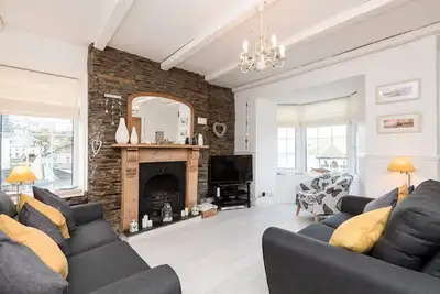 Magnifique chalet Looe avec vue imprenable et parking