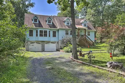 Image de Nouveau! Pocono Mtn Retreat w / Hot Tub - Marcher jusqu'au lac