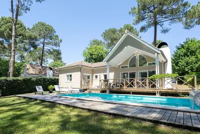Image de Villa à Biscarrosse avec piscine chauffée et jardin pour 6 personnes