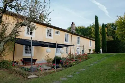 vacances de vacances grande location de villa Italie, Toscane, près de Lucques près de Pise, Wi-Fi, piscine, campagne, long terme à court terme