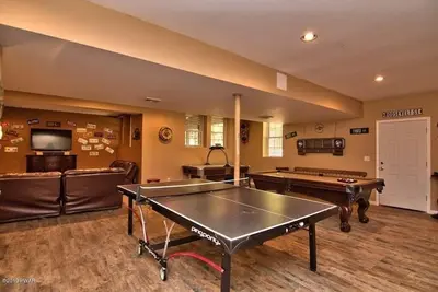 Image de Son Sauvegarde! 5 chambres 4. 5 salles de bains avec salle de jeu incroyable Bearadise