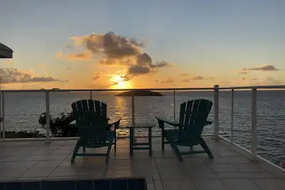 Image de Belle maison en bord de mer avec piscine Lap!