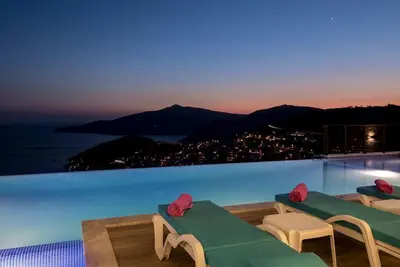 Villa de 4 chambres avec salle de bain et vue imprenable sur la mer