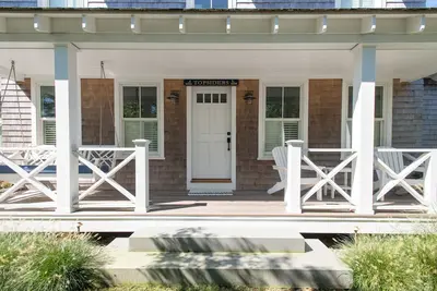 Image de Nouveau Et Luxueux Designer Home | 20 personnes, piscine, falaise, promenade en ville, piscine