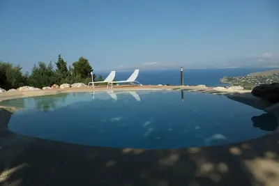 Image de Villa \"La Bellevue\", piscine bio naturelle et vue mer fantastique!