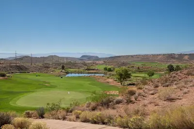 Image de Quelle vue! Golf, natation, randonnée, vélo, près de Zions. 9 couchages