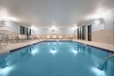 Image de Suite climatisée dans un quartier calme | Accès à la piscine + petit-déjeuner quotidien gratuit inclus