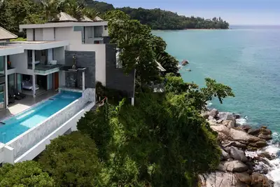 Spectaculaire villa de 5 à 6 chambres avec piscine face à l'océan avec service de chef