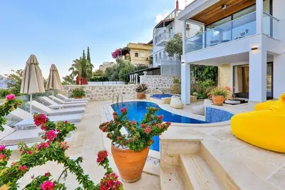 Villa de luxe de 5 chambres dans un emplacement central - piscine privée et grand jacuzzi