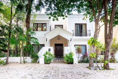 Image de Villa de 5 chambres et 5 salles de bain à Playacar sur le golf
