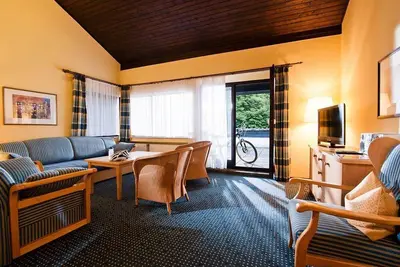 Image de Cottage 6 lits \"Ahorn\" - Sporthotel u. Station Grafenwald - Daun Vulkaneifel
